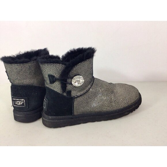 UGG Australia Classic Short Boots Womens 9 - Picture 5 of 7